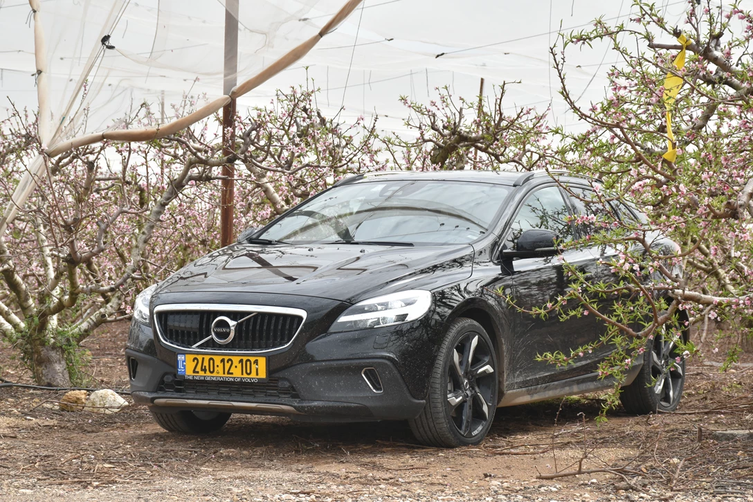 1593971-וולוו V40 קרוס קאנטרי מבחן דרכים  (1).JPG