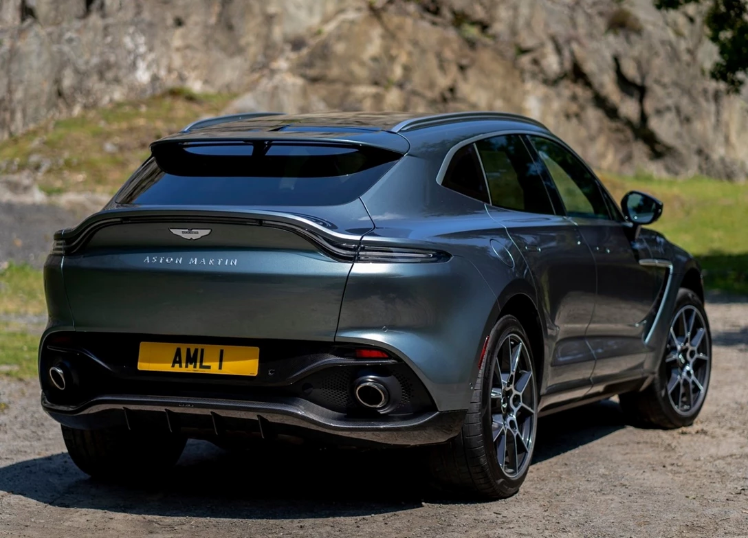 1700341-Aston_Martin-DBX-2024-02.jpg