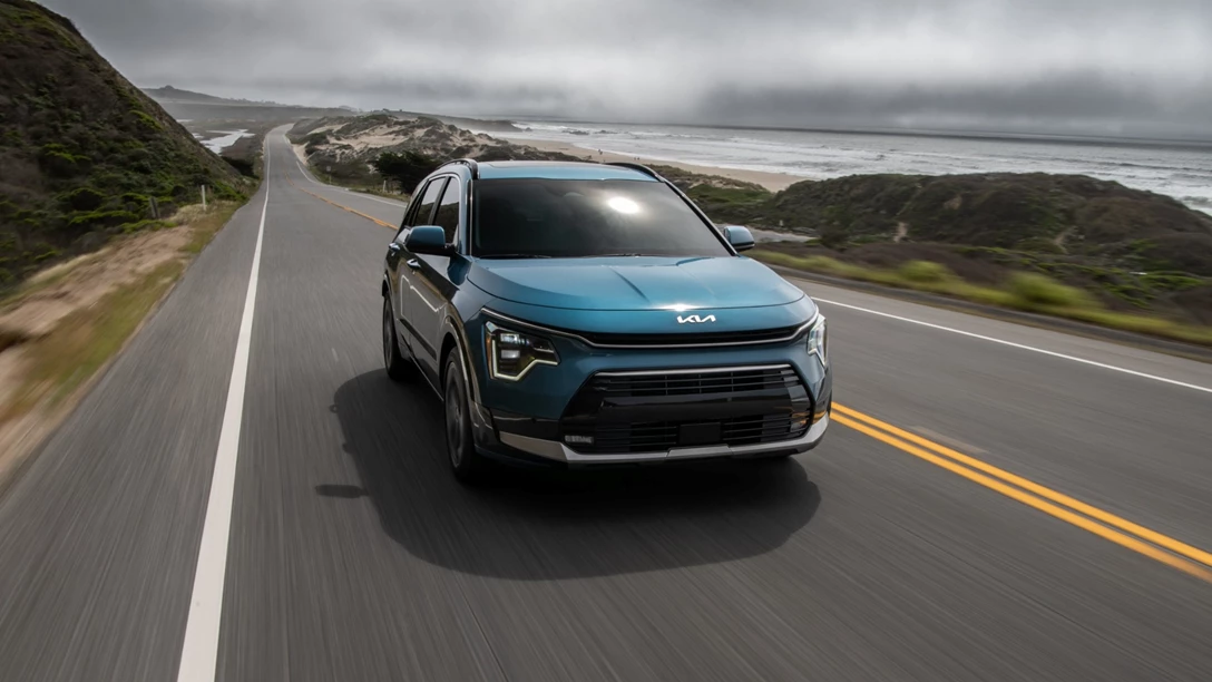 1696348-18645_2023_Niro_PHEV-min.jpg