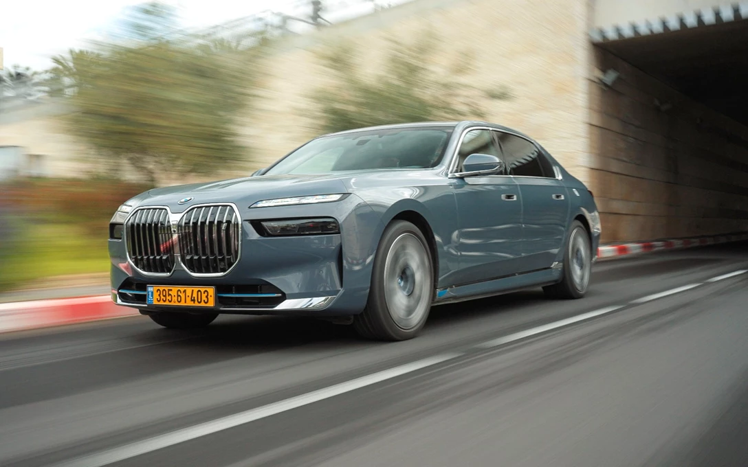 1695707-אוטו השנה 2024 (מבחן).00_48_09_14.Still041-min.jpg