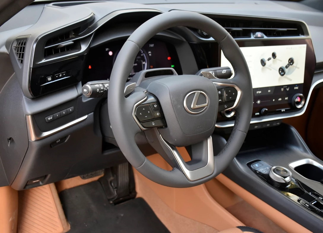 1702110-Lexus-RZ_450e-2024-07-ES.jpg