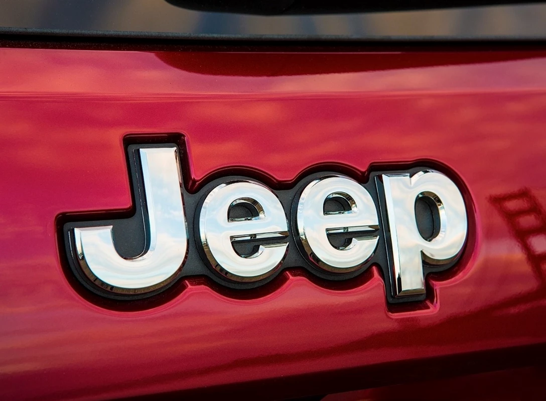 1658537-Jeep-Grand_Cherokee-2017-09.jpg