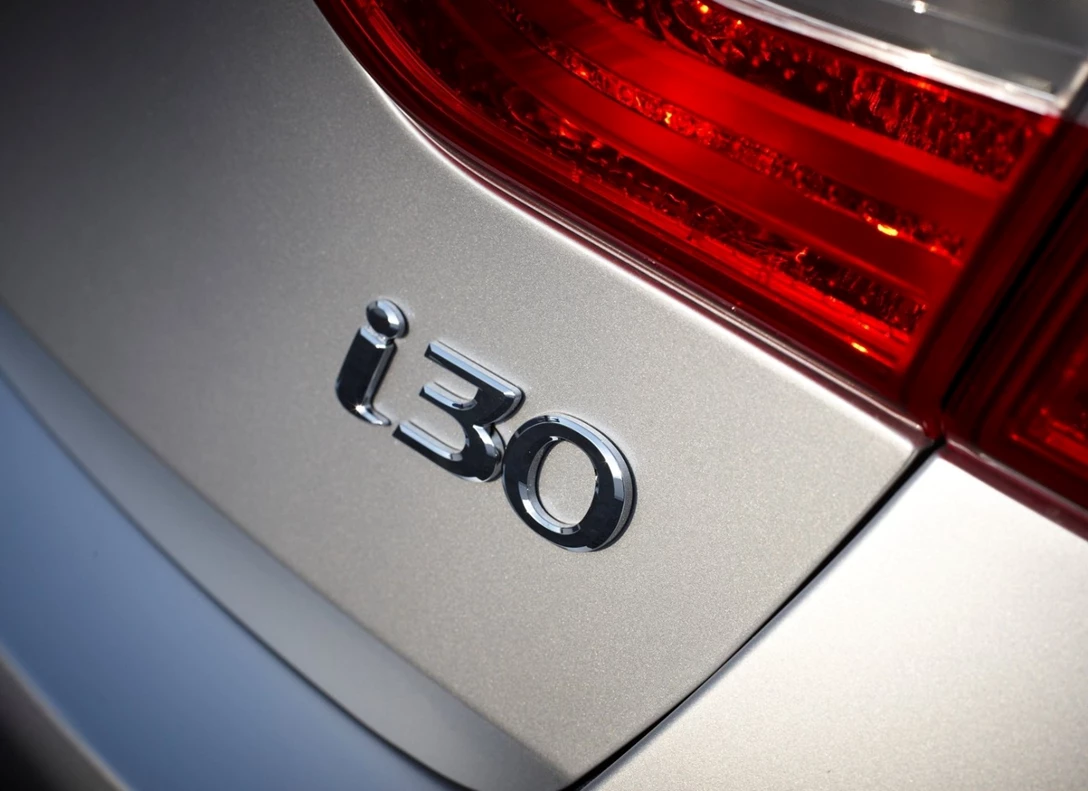 1658172-Hyundai-i30-2014-10.jpg