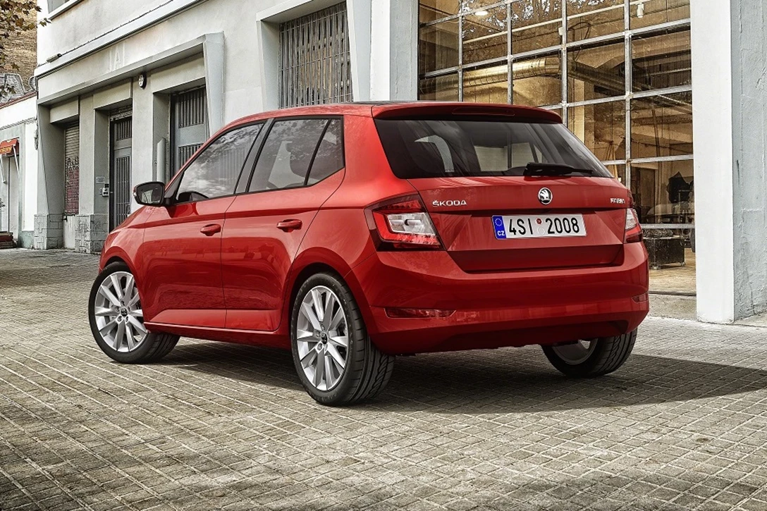1600166-Fabia_FL_REAR_RED-001.jpg