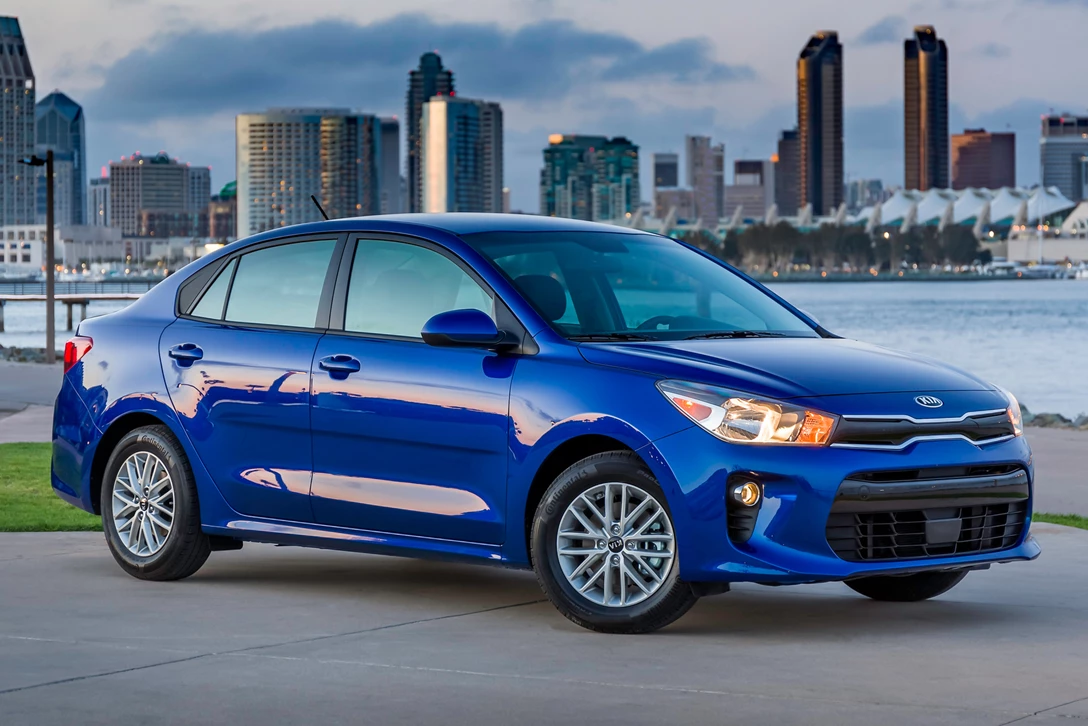 1585628-קיה ריו סדאן 1.jpg