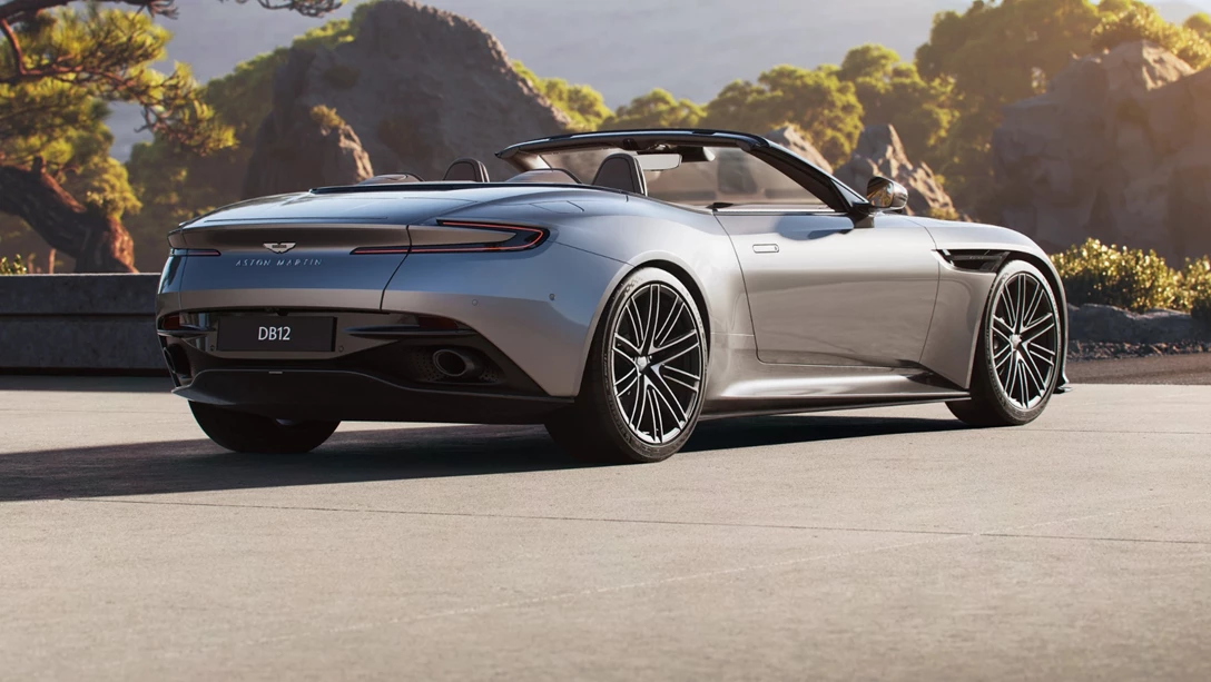 1686174-Aston Martin DB12 Volante_6-min.jpg