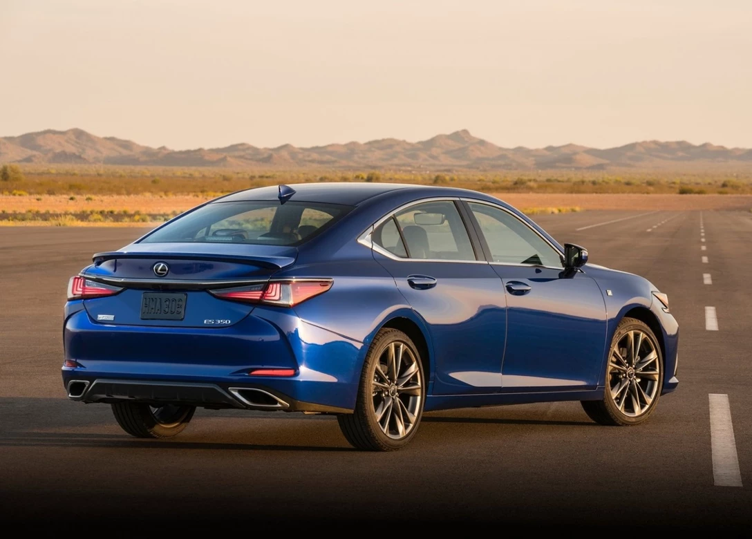 1596217-Lexus-ES 4.jpg