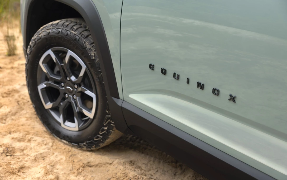 1692040-2025-chevrolet-equinox-activ-003-min.jpg