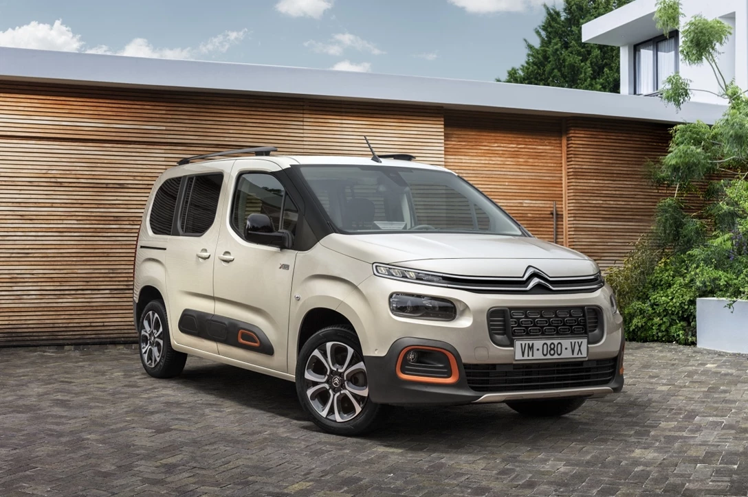 1590965-CL 18.006.003.JPG