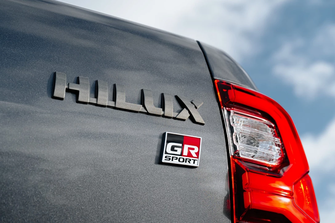 1684340-2023_Toyota_Hilux_GRsport_058-scaled.jpg