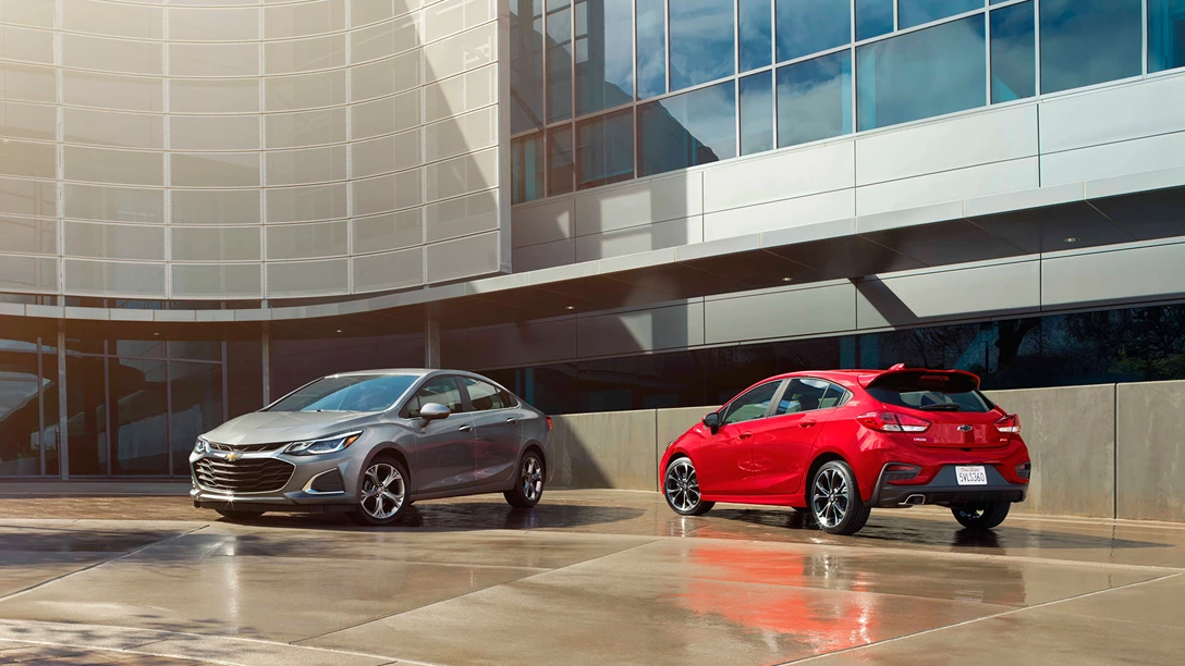1593930-2019-Chevrolet-Cruze-And-CruzeHatch-003.jpg
