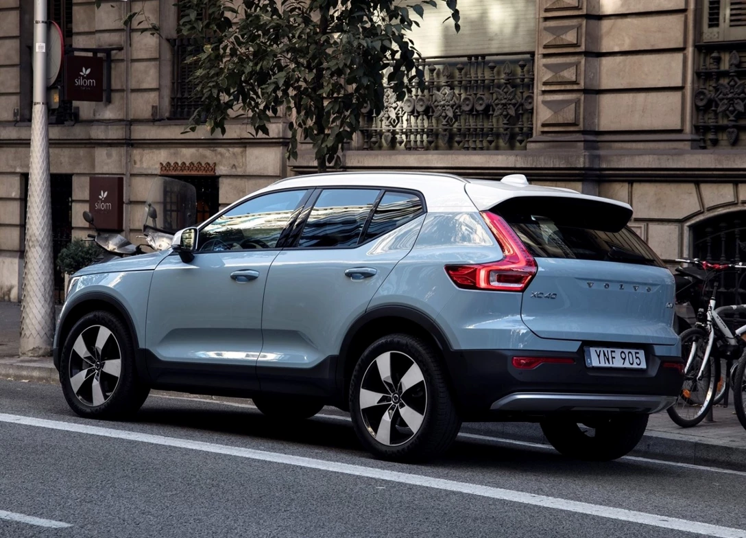 1674569-Volvo-XC40-2018-02.jpg