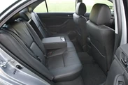 Toyota-Avensis-2004-2006-12.jpg