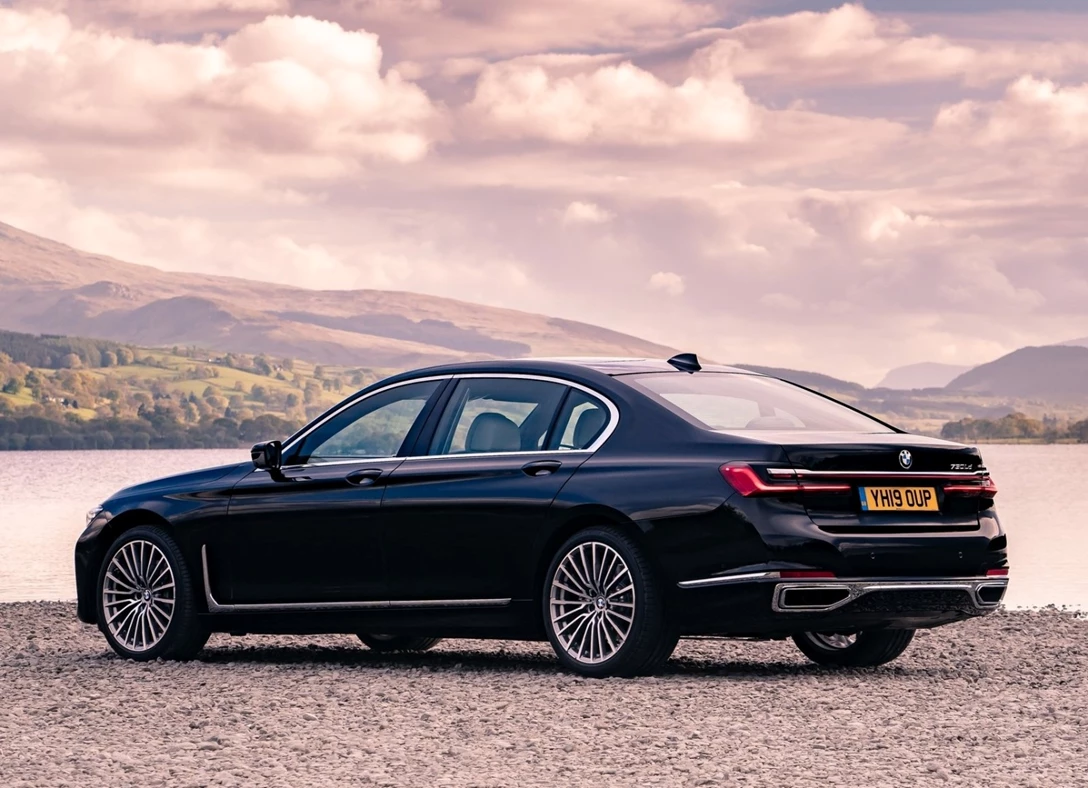1663058-BMW-7-Series_UK-Version-2020-1600-08.jpg