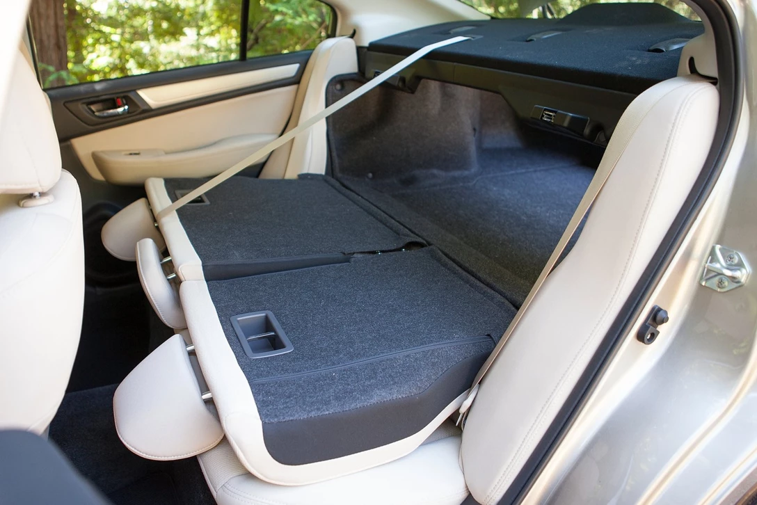 סובארו B4 דור 6