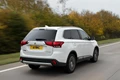 1653498-Mitsubishi-Outlander-2016-02.jpg