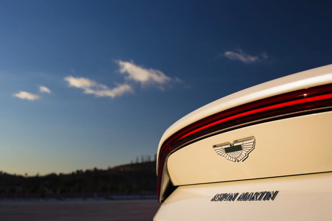 1599111-אסטון מרטין ואנטג מבחן דרכים השקה (11).jpg