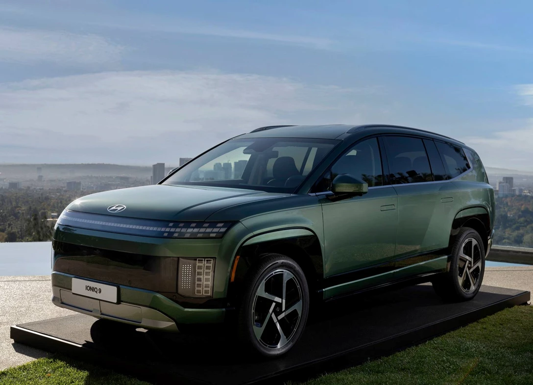 Hyundai-Ioniq_9-2026-00.jpg