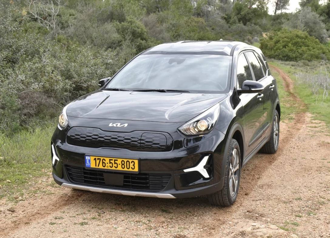1691784-Kia-Niro-Plus-2024-04-ES.jpg