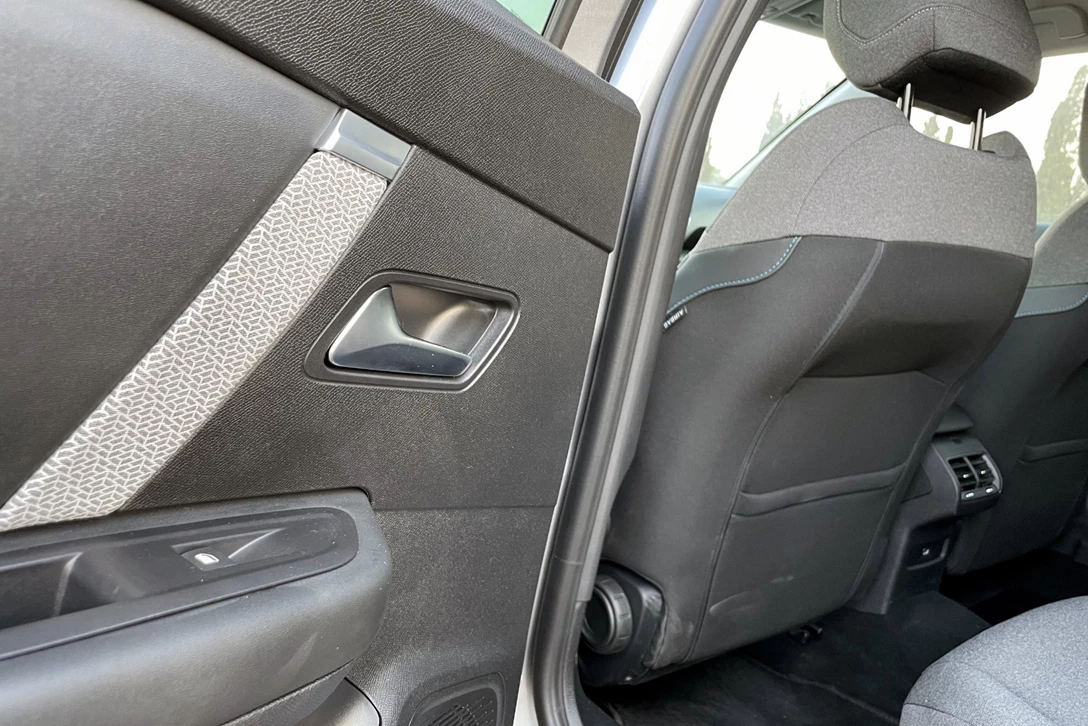 1651705-11-C4 - 57.jpg