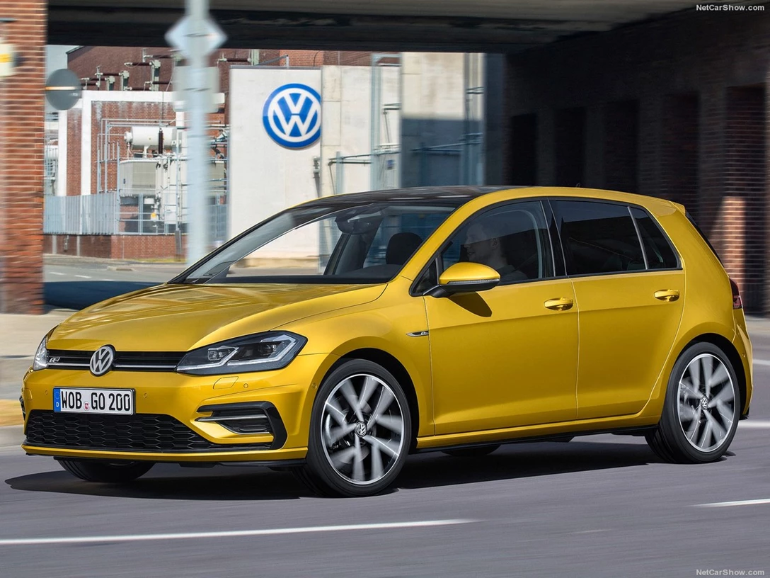 1588132-Volkswagen-Golf 4.jpg