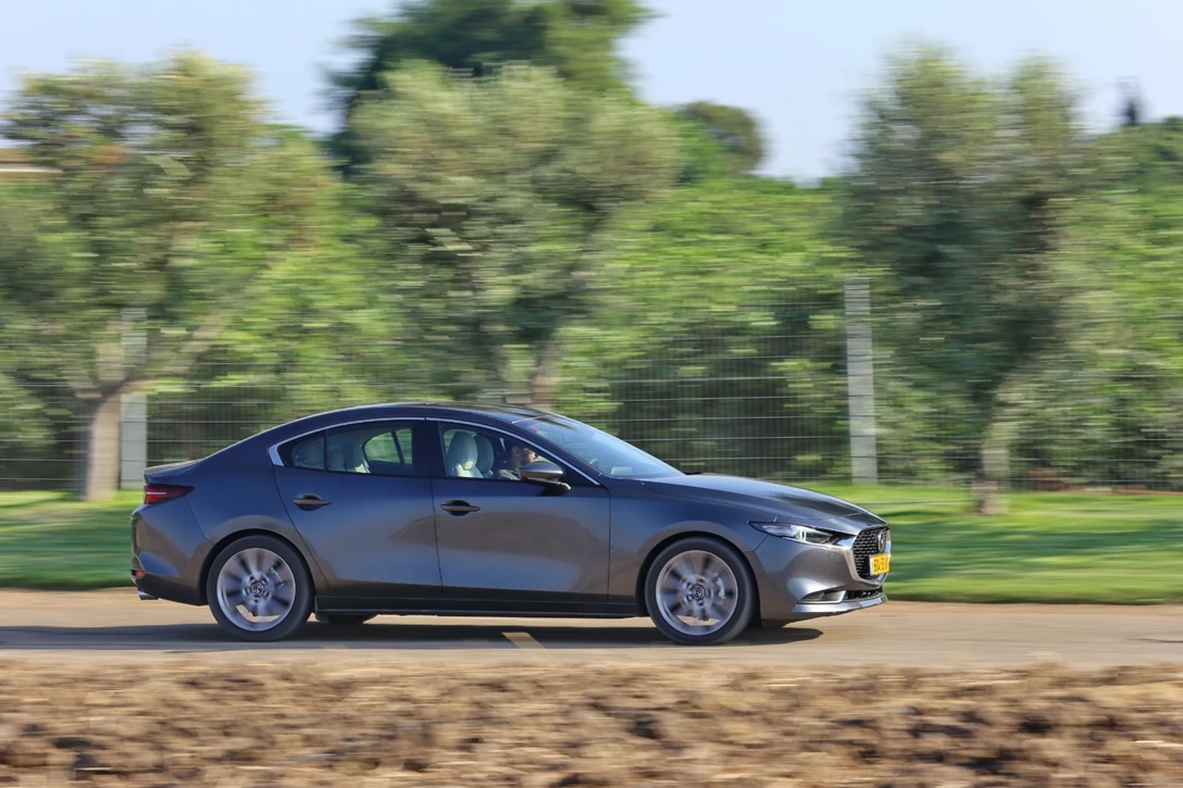 1622691-rotemi110919mazda3 (244).JPG