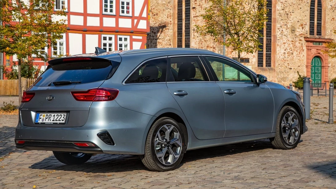 1686560-Kia-Ceed_Sportswagon-2019-1600-1b.jpg