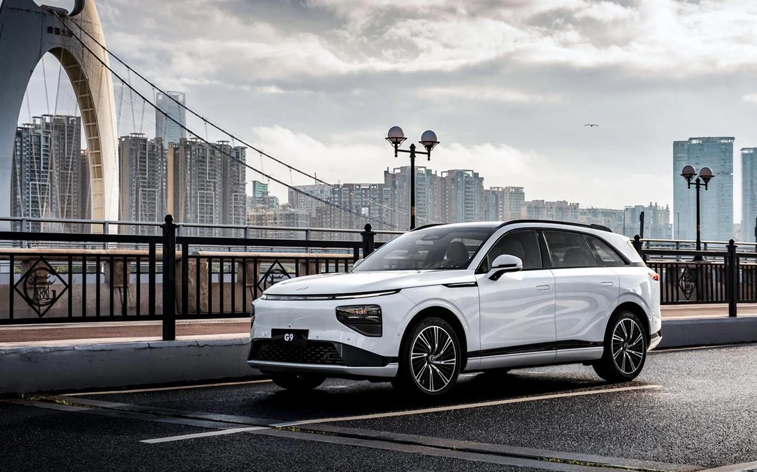 1687877-2023 G9 Front 3QTR.jpg