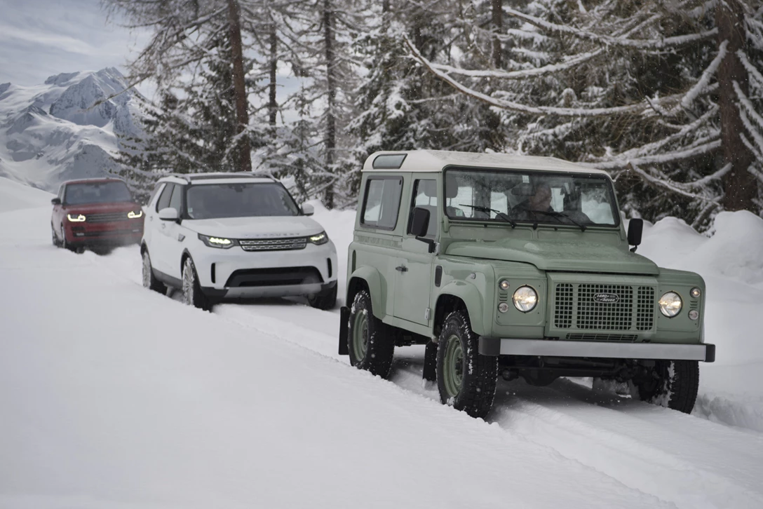 1594835-לנד רובר יום הולדת 70 (1).jpg