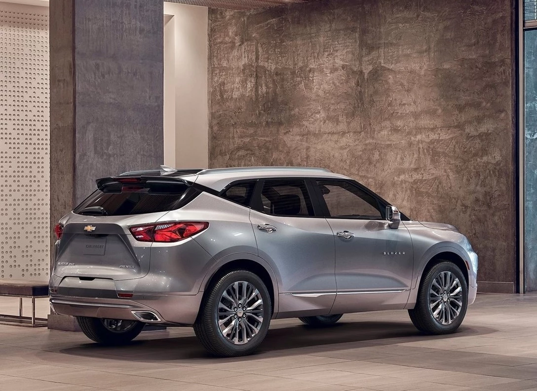 1652737-Chevrolet-Blazer-2021-02.jpg