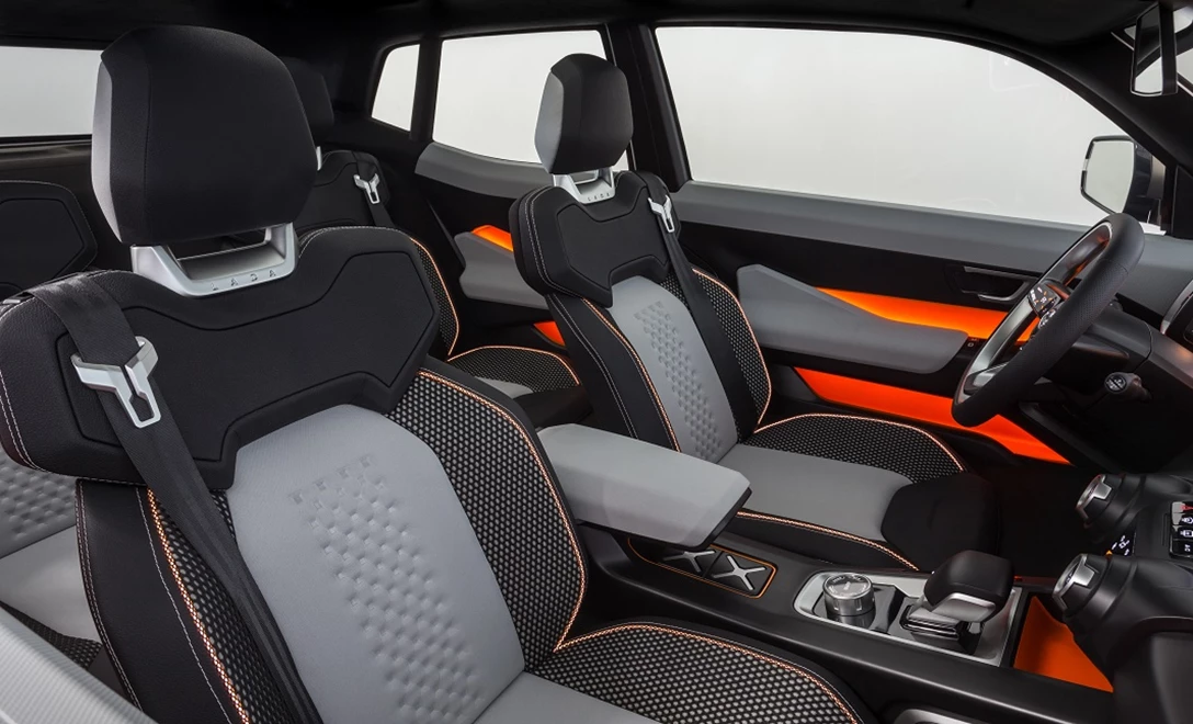 1602179-04_4x4 Vision Digital Interior.jpg