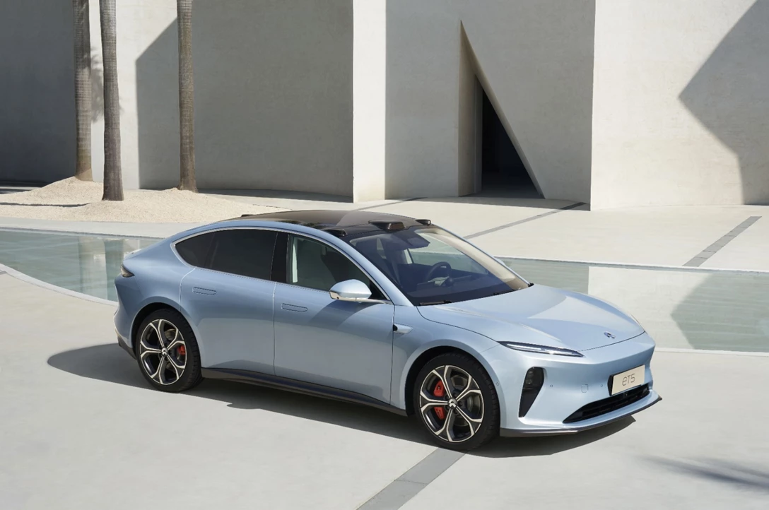 1688532-nio_et5_2-min.jpg
