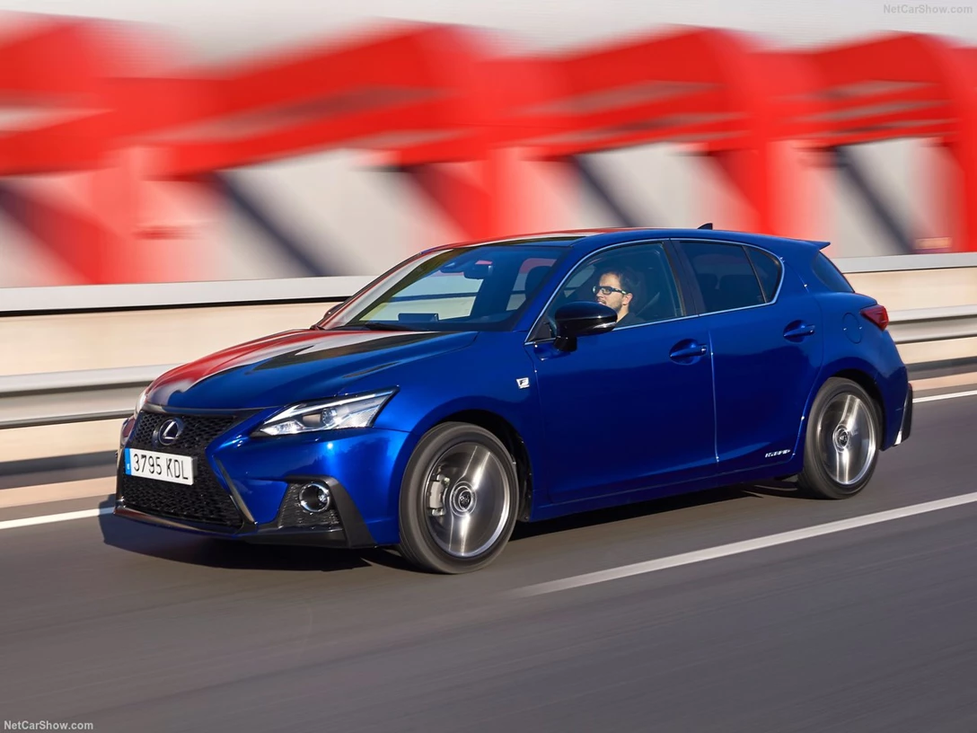 1591426-Lexus-CT_200h 5.jpg