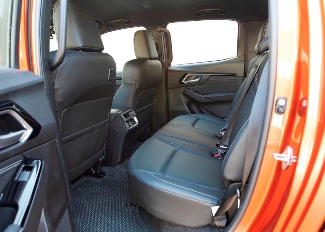 1678827-ISUZU D-MAX-2023-08YP.jpg