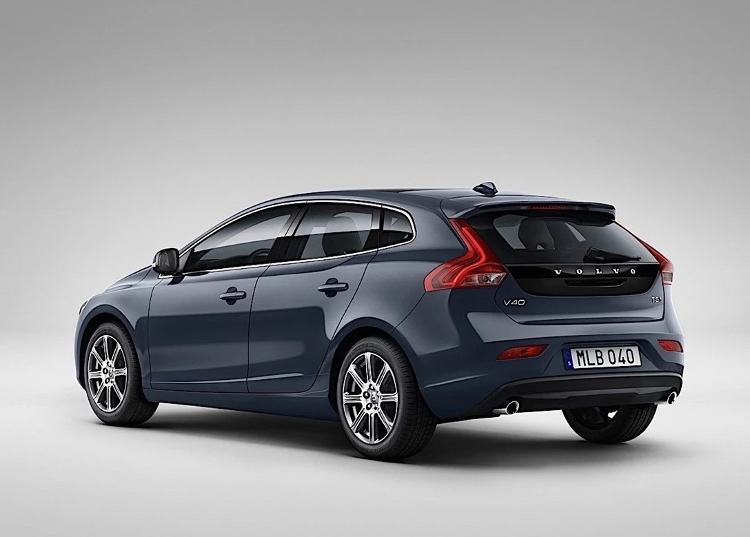 1663737-Volvo-V40-2019-03.jpg