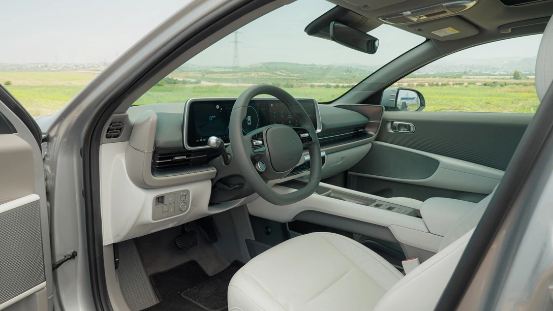 1682644-Hyundai IONIQ 6 2023.00_54_54_14.Still116 copy-min.jpg