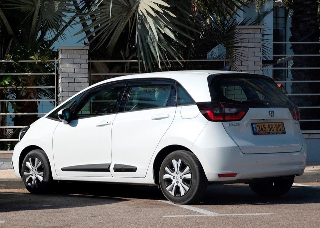 1674642-Honda_Jazz-2023-03.jpg
