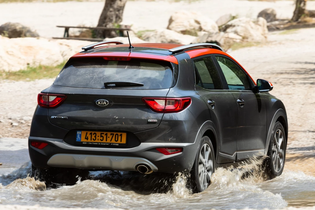 1614684-קיה סטוניק מול סיאט ארונה מבחן דרכים (8).jpg