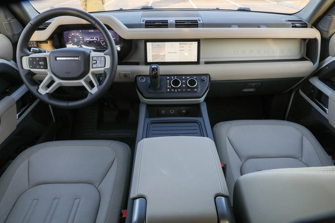 1640659-מסע לרגל השקת הדיפנדר הקצר בישראל, צילום רונן טופלברג (238).jpg