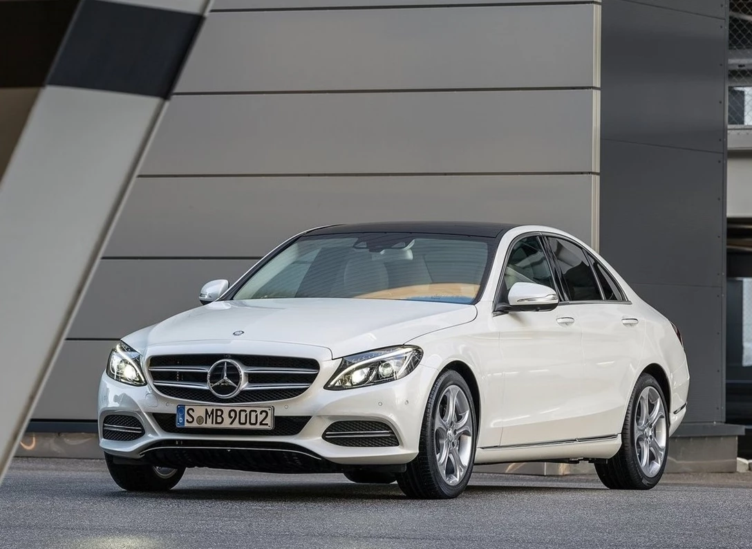 1648709-Mercedes-Benz-C-Class-2015-08.jpg