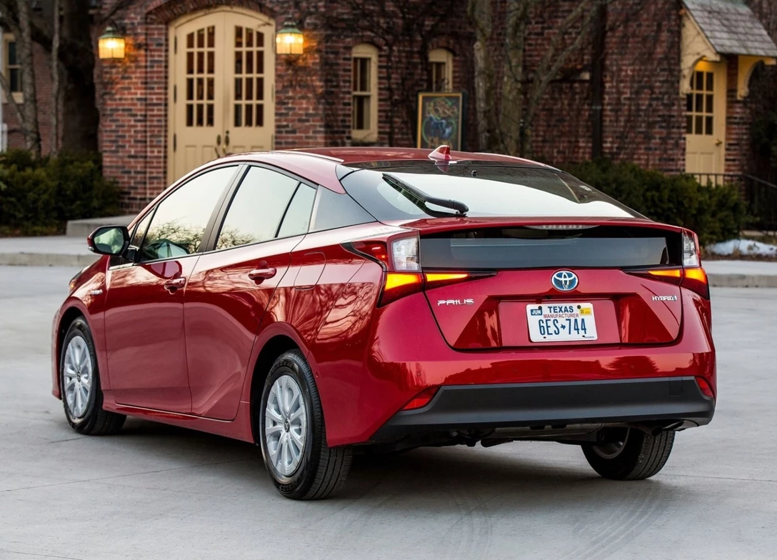 1643687-Toyota-Prius-2019-03.jpg