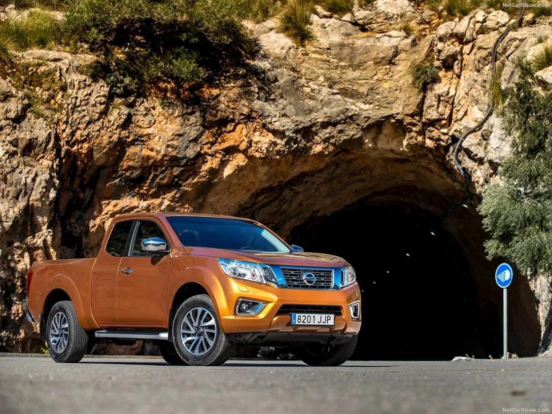 1588187-Nissan-NP300_Navara 1.jpg
