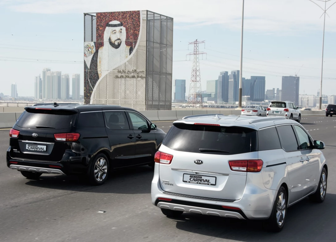 1688329-Kia-Carnival-2016-03.jpg