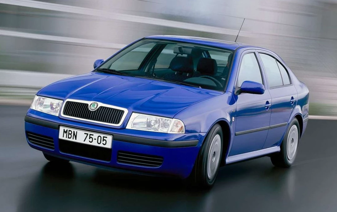 1599478-Skoda-Octavia-2001-1600-02 (1).jpg