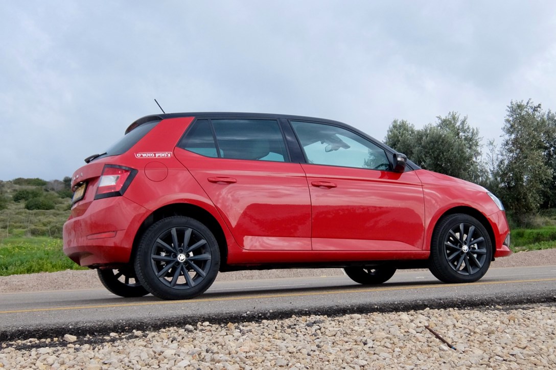 1639448-סקודה פאביה מבחן דרכים (מתיחת פנים) - 12.jpeg