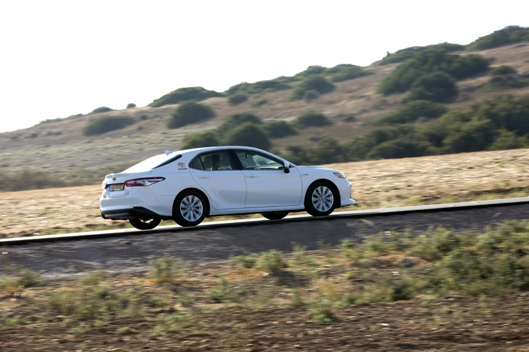 1604577-טויוטה קאמרי - מבחן דרכים 2018 (16).jpg