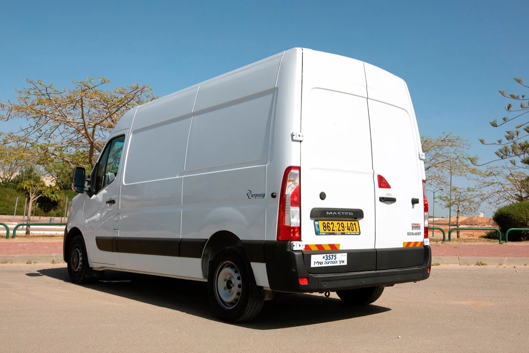 Renault-Master-2025 (10).jpg