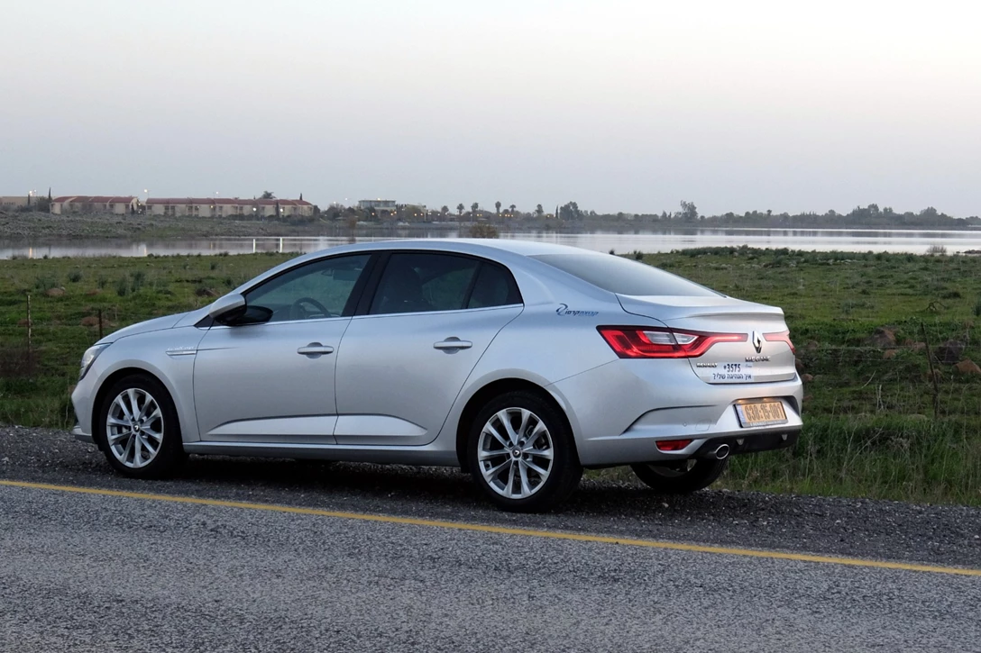 1611147-רנו מגאן גרנד קופה - מבחן דרכים (1.3 ל') (8).JPG