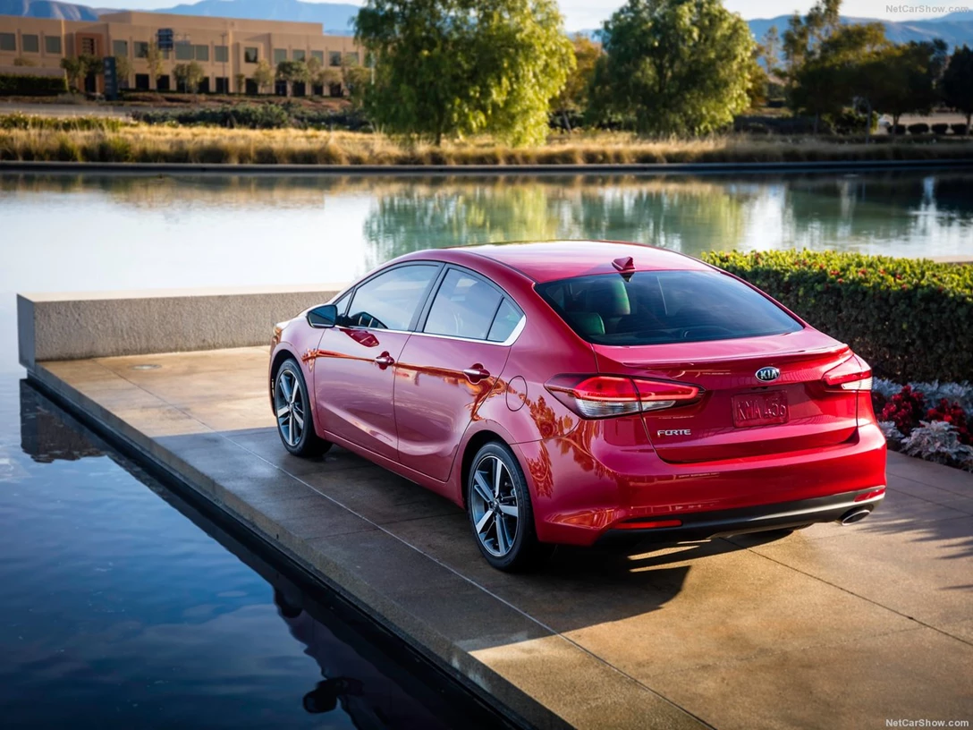 1588435-Kia-Forte 3.jpg
