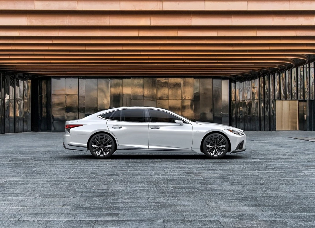 1671497-Lexus-LS-2022-01.jpg